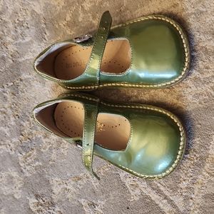 Bu and the duck green patent leather shoes sz 23
